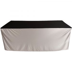 Buffettafel met zwart/wit kleed